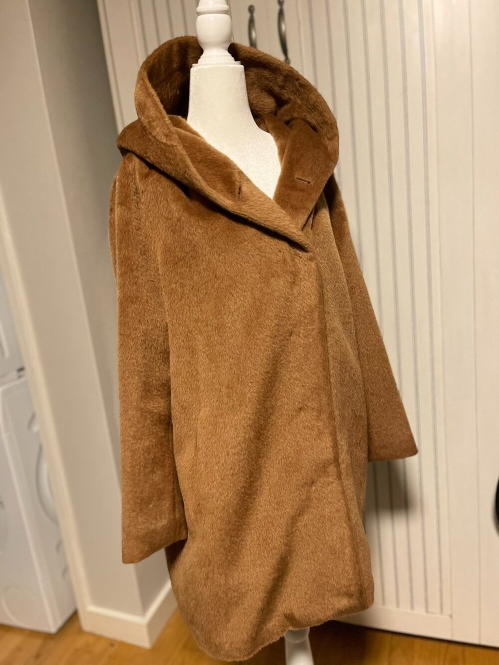 Carries Note Baby Llama Hooded Coat | Piacenza Italy Fabric